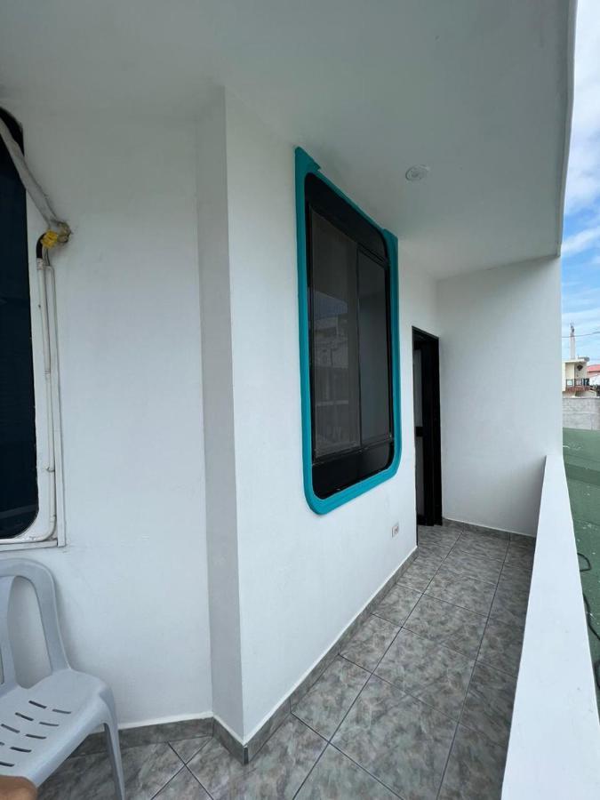 Hostal Brisas Del Mar Puerto Villamil Exteriör bild